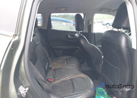 2019 Jeep Compass Latitude 4X4 из США, поврежденный, VIN 3C4NJDBB8KT828747